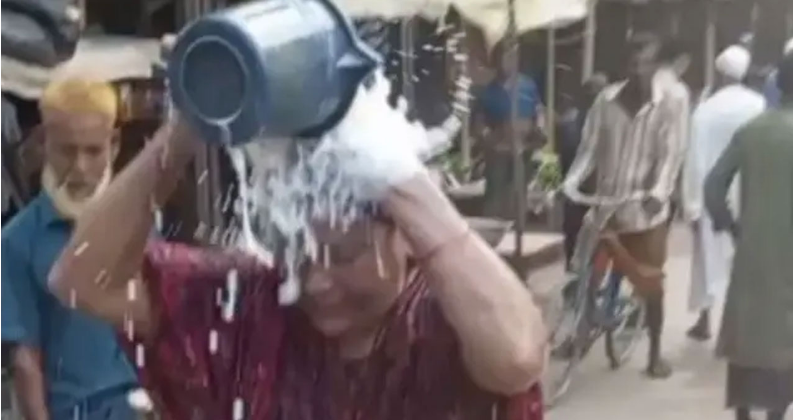 মেয়েকে তালাক করিয়ে প্রকাশ্য বাজারে দুধ দিয়ে গোসল মায়ের